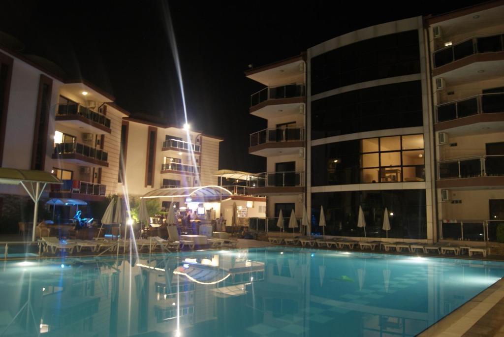 Whispering Sands Kusadasi Exterior photo